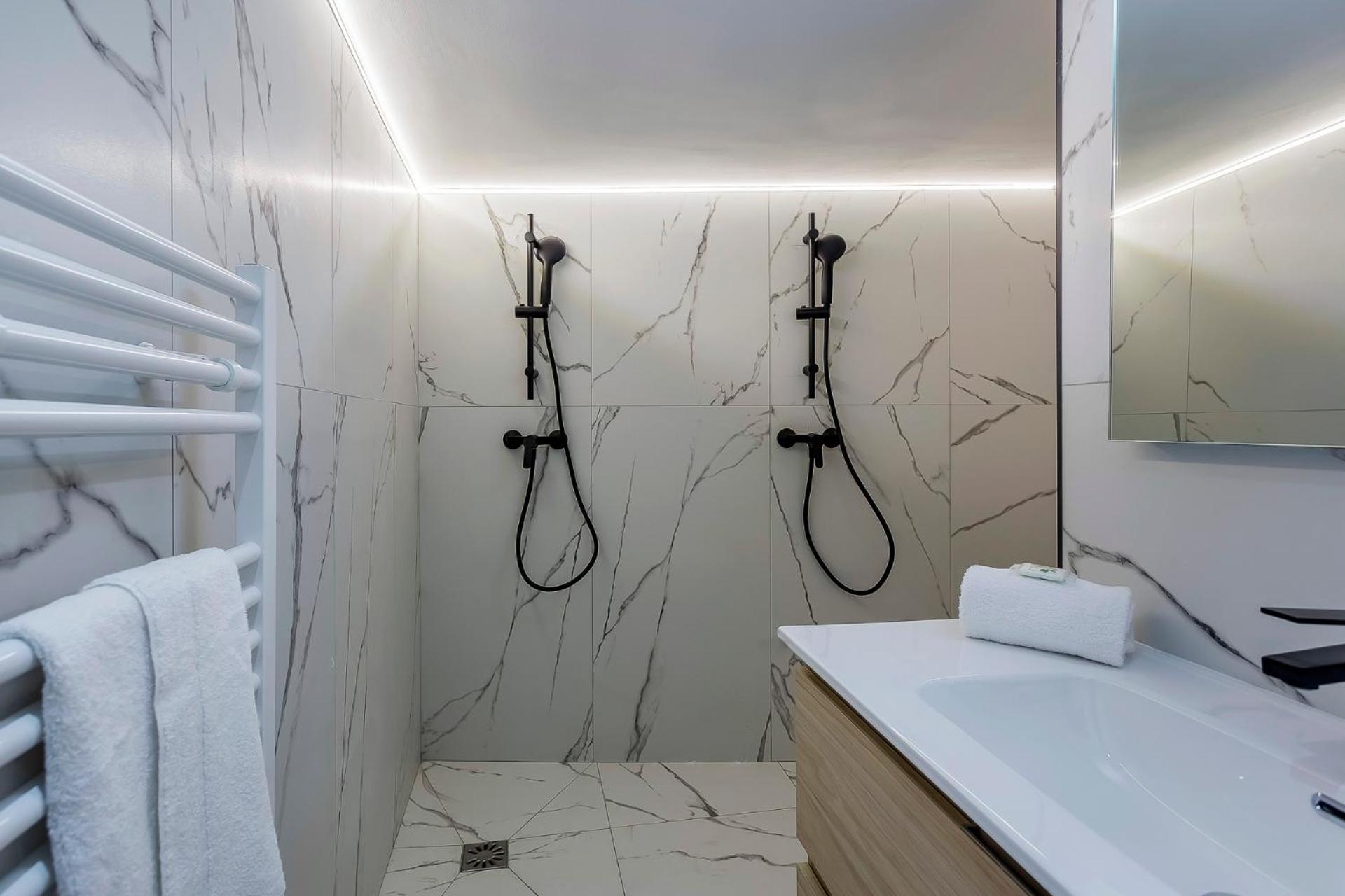 Suite Romantique Balneo Centre Lyon Exteriör bild