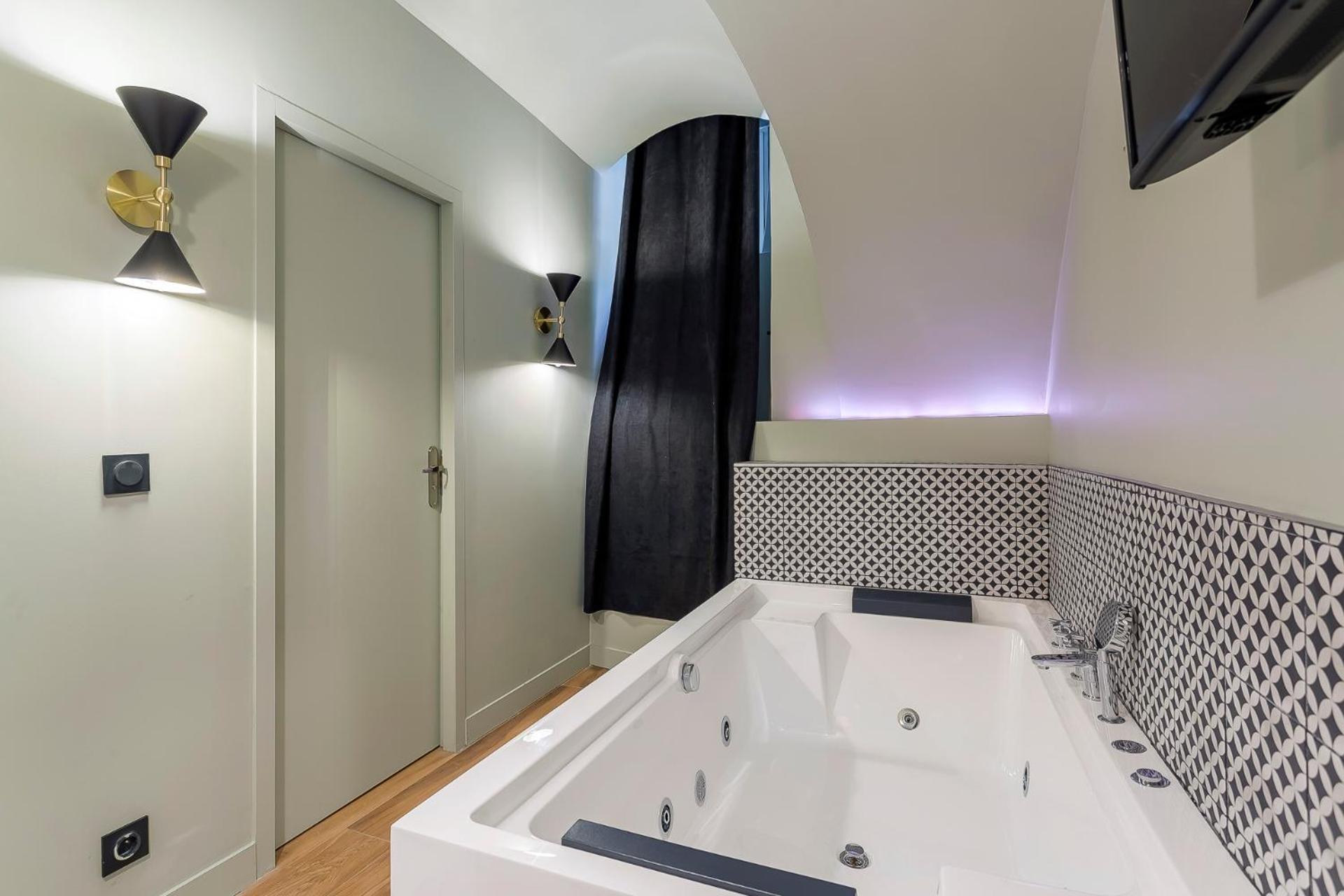 Suite Romantique Balneo Centre Lyon Exteriör bild